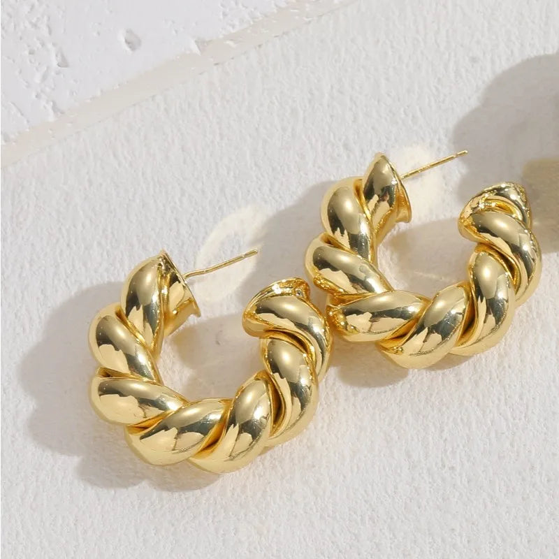 Aretes de balines dorado