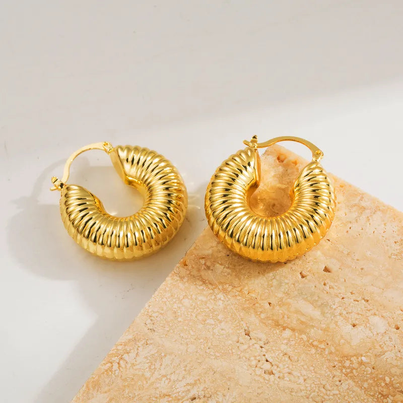 Aretes casual Ronda Forma De C Pulido