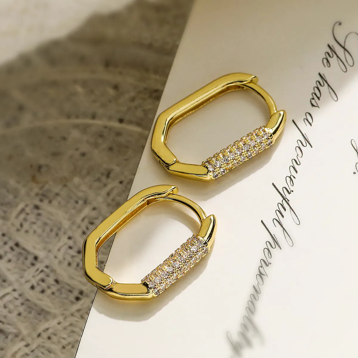 Hoops aretes color dorado