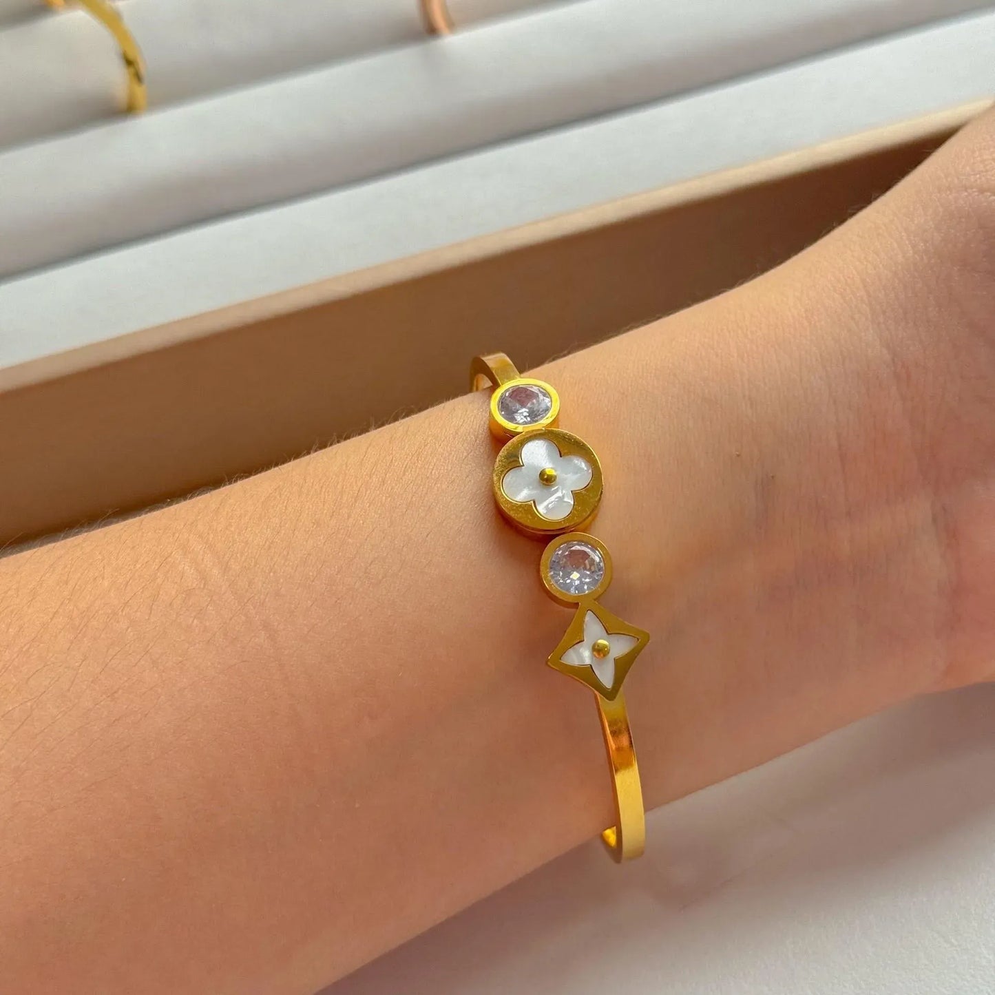 Brazalete Dupe Van Cleff Perlee