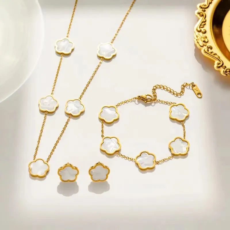 Conjunto de 4 piezas trebol blanco