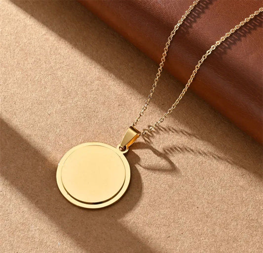 Cadena clasica circular color dorado. Acero inoxidable.