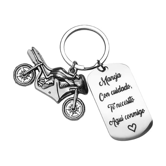 Llavero de moto y texto