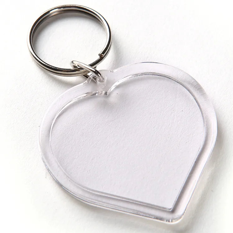 Llavero de corazón transparente