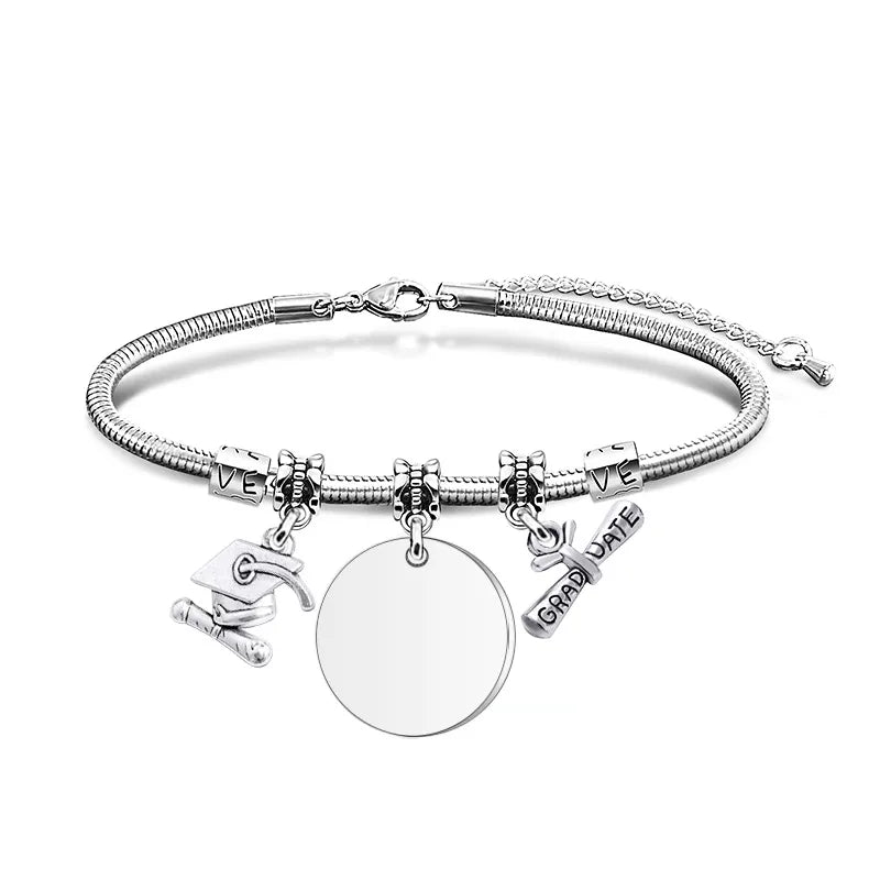 Pulsera de graduacion 2025 plateada. Aleacion chapado en oro.